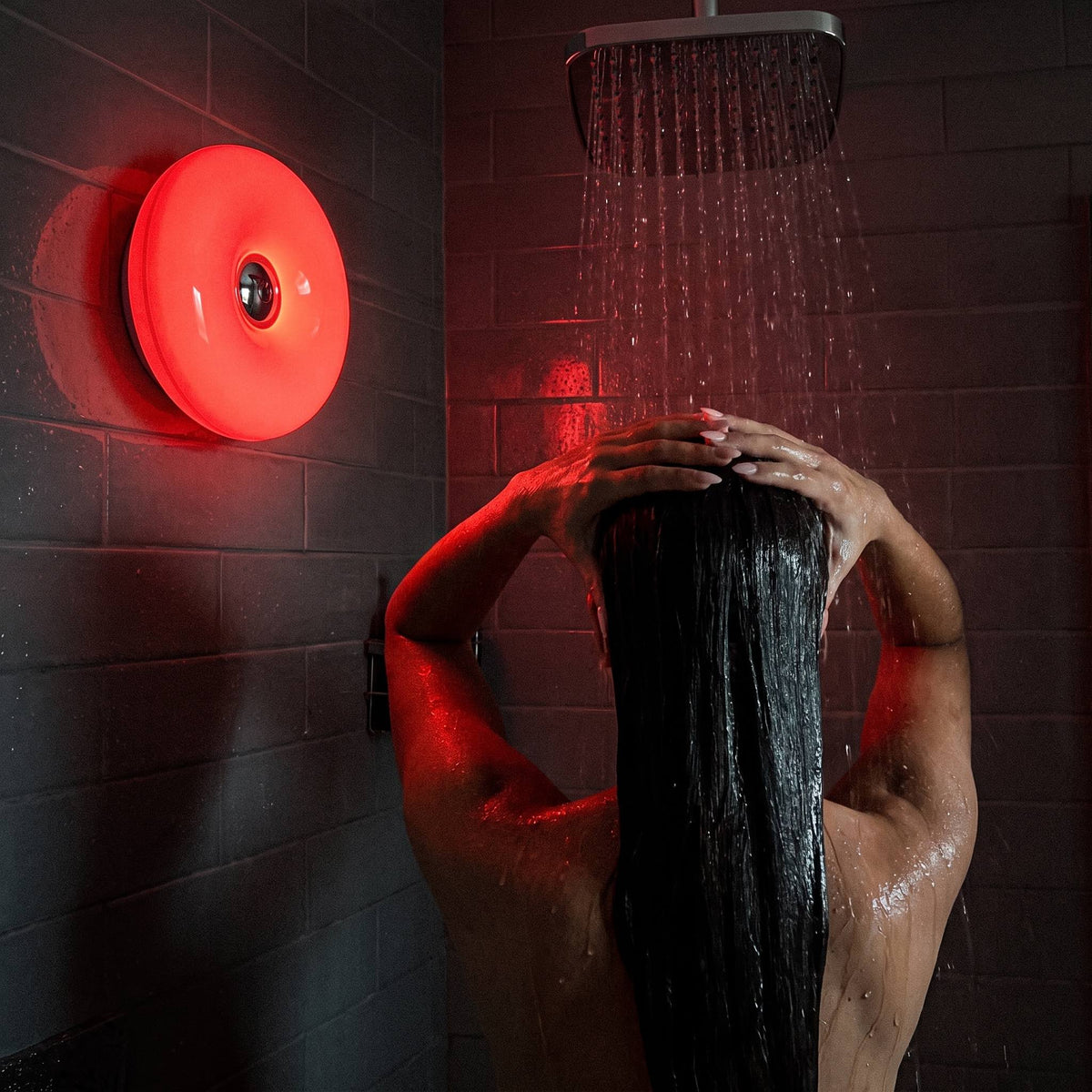 What Happens To Your Body 10 Minutes Into A Low-Light Shower?